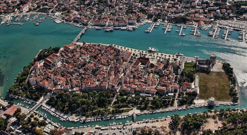 Villa Residence Burgus-Antium Trogir Oda fotoğraf